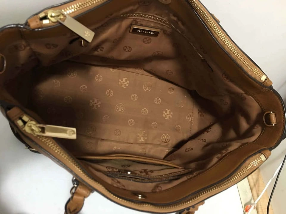 Authentic Tory Burch Robinson Saffiano large Leather Tote - photo 4