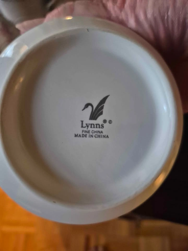 Lynns Fine China Dinnerware Set - photo 2