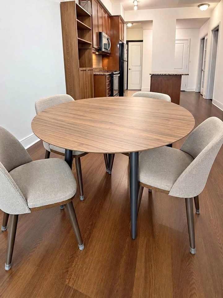 Round Dining Table and Chair Set