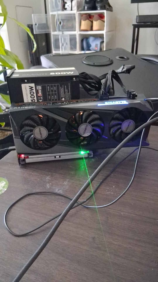 AMD Radeon RX 7600 with external GPU dock Thunderbolt 4 USB - photo 2