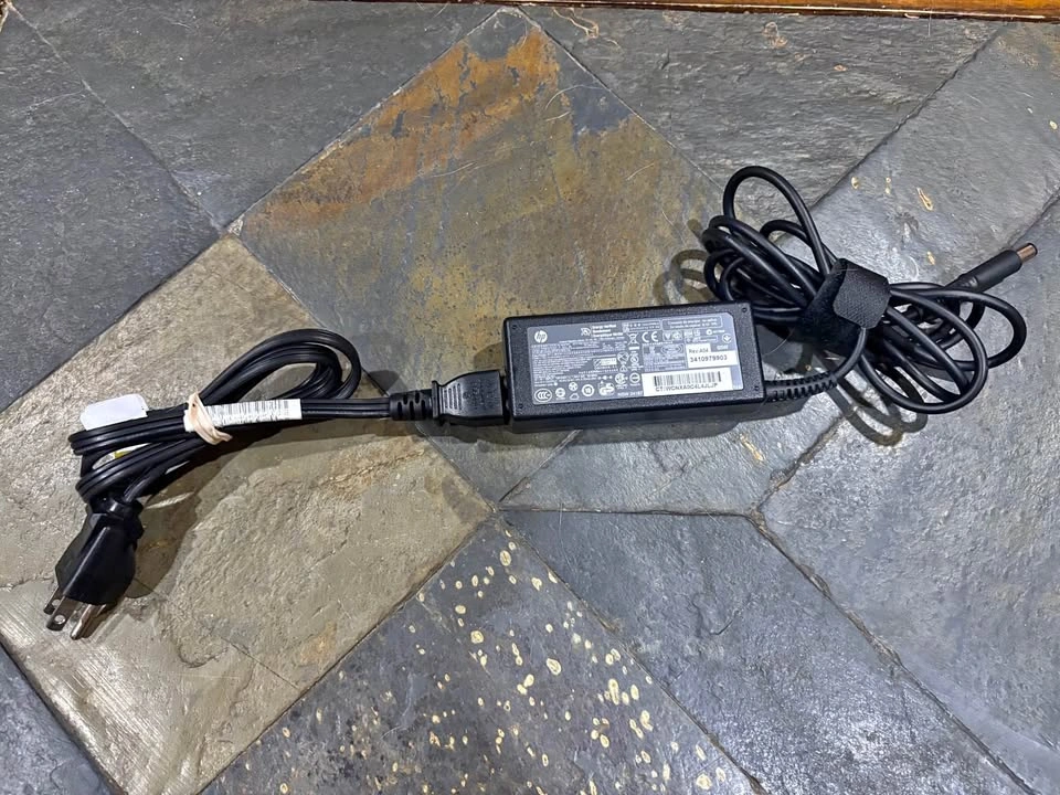 Genuine HP Laptop Charger 45W (Blue Tip) – 19.5V 2.31A