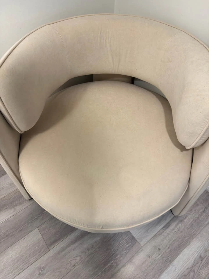 Ivy Bronx Hanneke 35.8" Wide 3-Legs Upholstered Accent Chair - photo 3