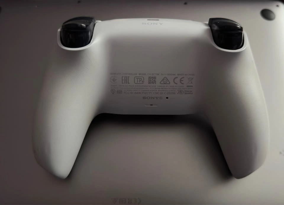PS5 DualSense Controller - White With Spiderman Skin Cover - photo 2