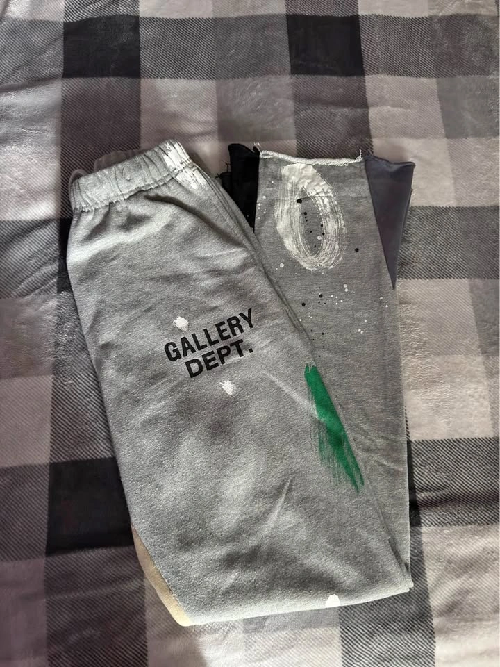 Gallery Dept. Painted Flare Sweatpants – Size L