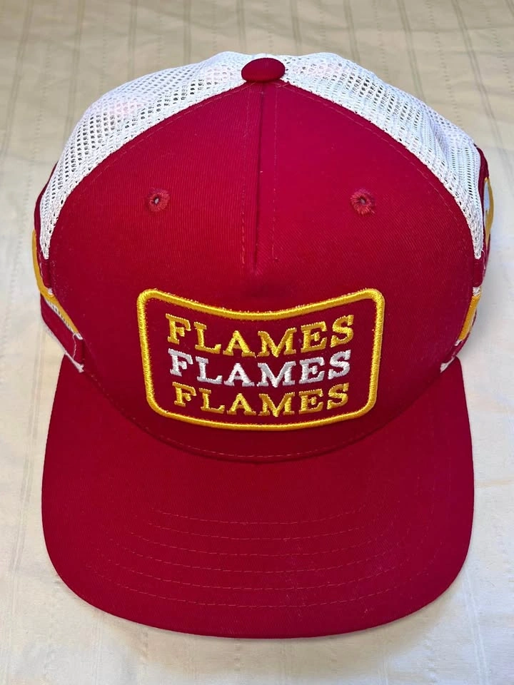 Vintage Calgary Flames Trucker Snapback Hat: Immaculate OSFA