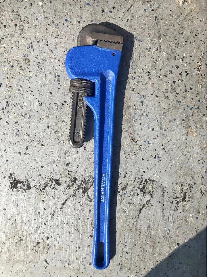 Powerfist 18-inch Cast-Iron Straight Pipe Wrench