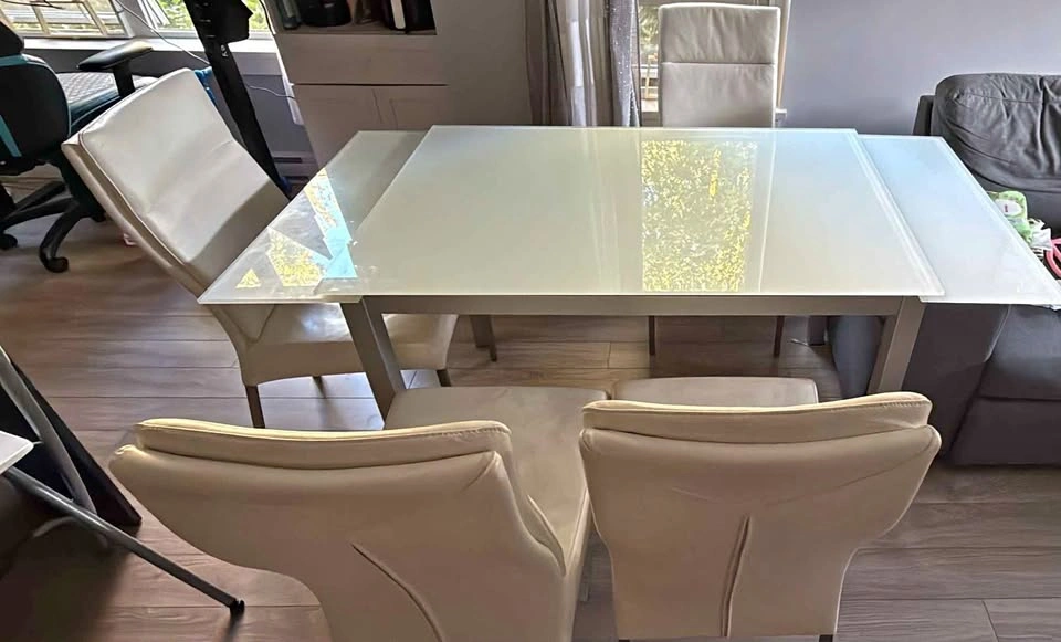 Dining with chairs