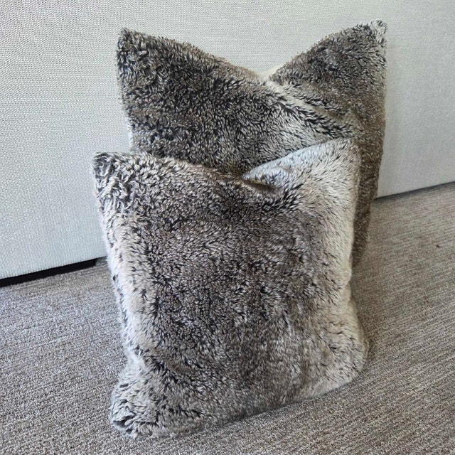 Set of 2 Pottery Barn Faux Fur Pillows – Includes Down & Feather - photo 2