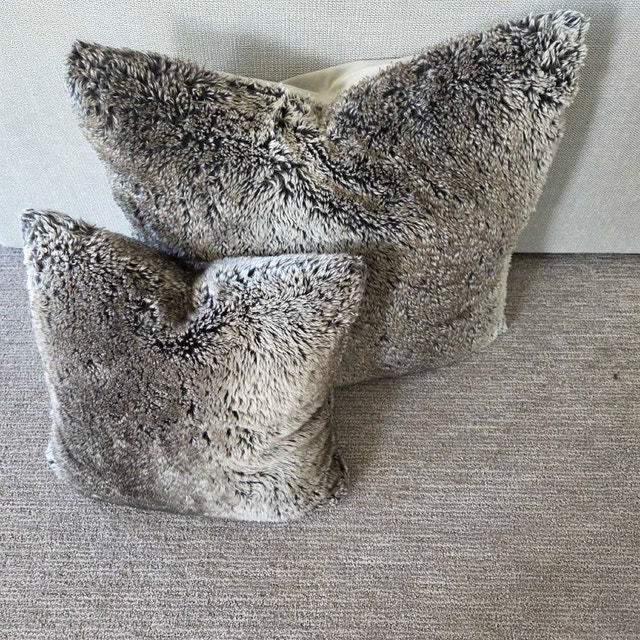 Set of 2 Pottery Barn Faux Fur Pillows – Includes Down & Feather - photo 3