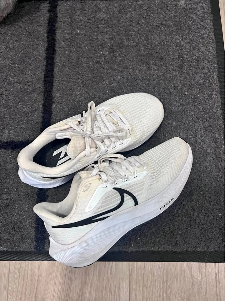 Nike Pegasus 39 Women size 5