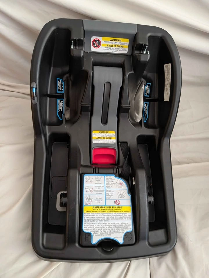 Graco SnugRide SnugLock 35 Infant Car Seat - Expire 2031 - photo 3