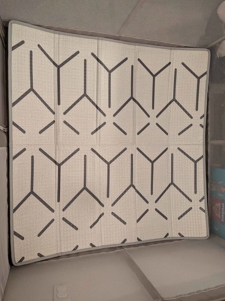 Playpen for baby with playmat bought Aug 2026 - photo 3