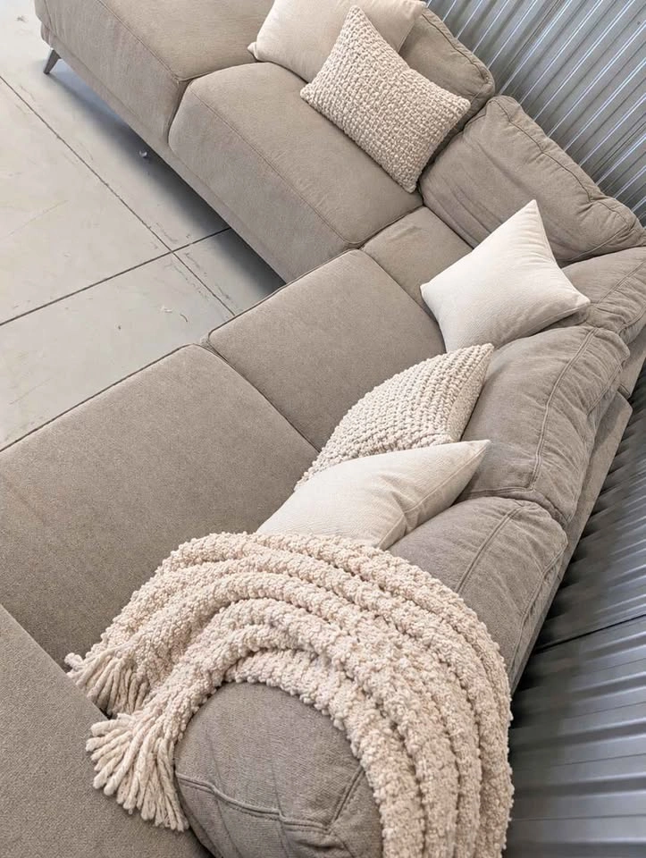 Urban barn sectional. Delivery available! - photo 2