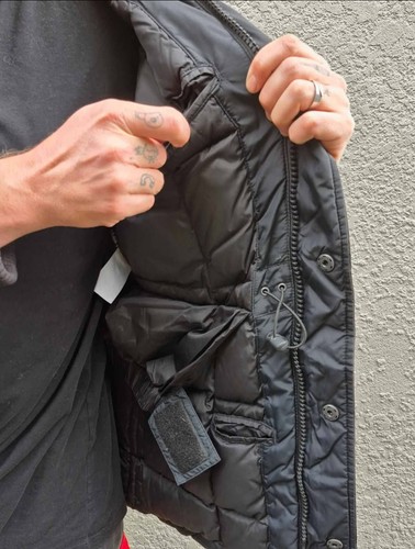 Club Monaco Warm and Water Repellent Winter Parka - photo 3
