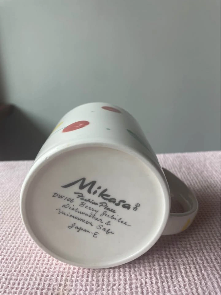 Mikasa Cherry “Berry Jubilee” Mug Cup 1995 - photo 4