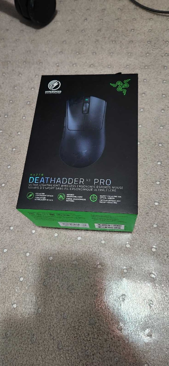 Razer Deathadder V3 Pro Ergonomic Wireless Gaming Mouse - photo 2