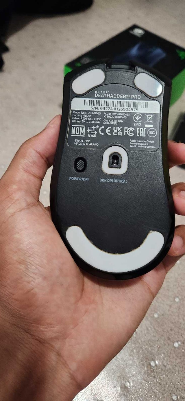 Razer Deathadder V3 Pro Ergonomic Wireless Gaming Mouse - photo 4