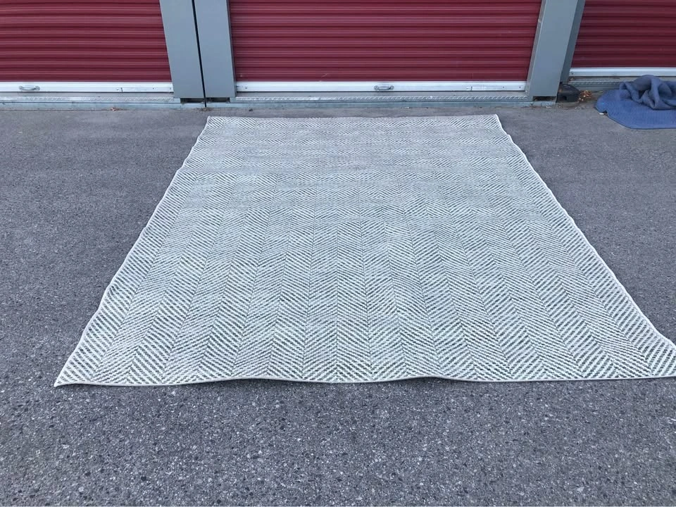 Brand New Large Patio Rug Herringbone Pattern - photo 3
