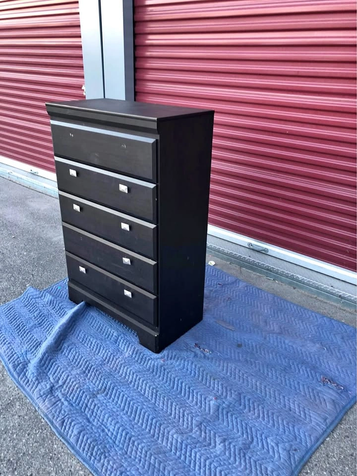 Black 5-Drawer Dresser – Delivery Available