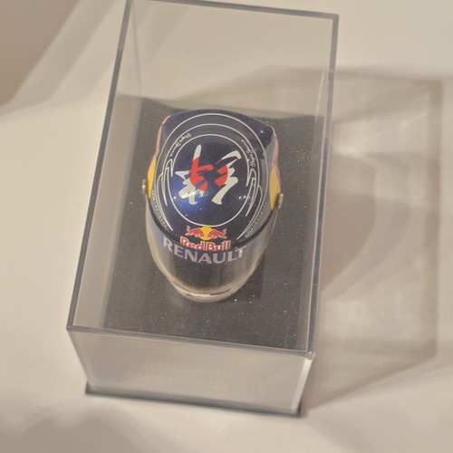 Minichamps 1/8 Sebastian Vettel Arai Helmet Monaco 2011 - photo 5