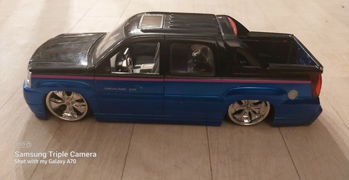 2002 Cadillac Escalade EXT Jada Just Trucks 1:24 Scale - photo 4