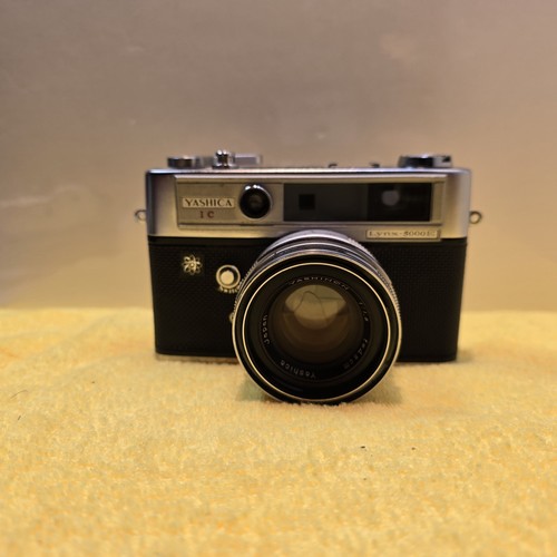 Vintage Yashica 1C Lynx 5000E 35mm Film Camera For Parts - photo 2