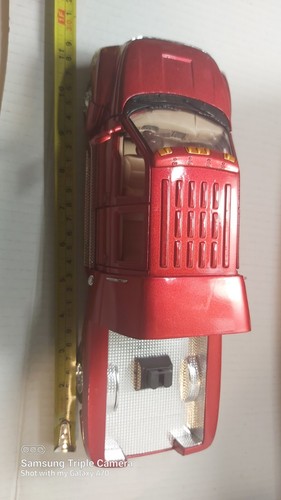 Ford F-650 Super Crewzer Diecast 1/24 Scale - Red - photo 2