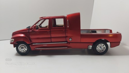 Ford F-650 Super Crewzer Diecast 1/24 Scale - Red - photo 3