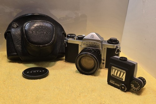 1960s Pentax SV 35mm SLR Camera w/Super Takumar 55mm f/1.8 Lens