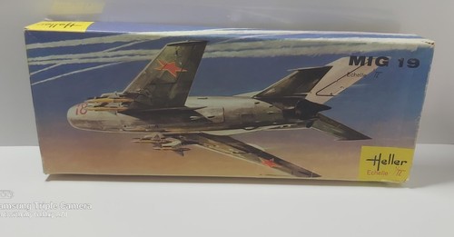 1/72 Scale Heller, Russian Mig 19 Jet Airplane Model Kit