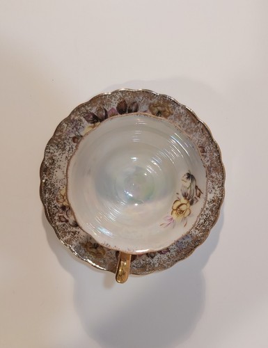 Tea Cup and Saucer Set Roses Floral with Gold Trim. Made in Japa - photo 2