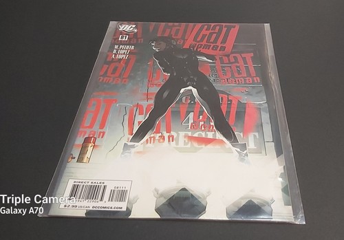 Catwoman 81 Classic Adam Hughes Cover 1st Print DC Comics 2008 - photo 5