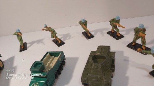 Vintage Dinky, Britain's LTD, Matchbox + 8 Soldiers - photo 3