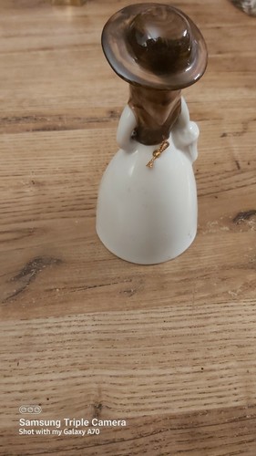 Vintage Ceramic Figurine Lady Bell - photo 3