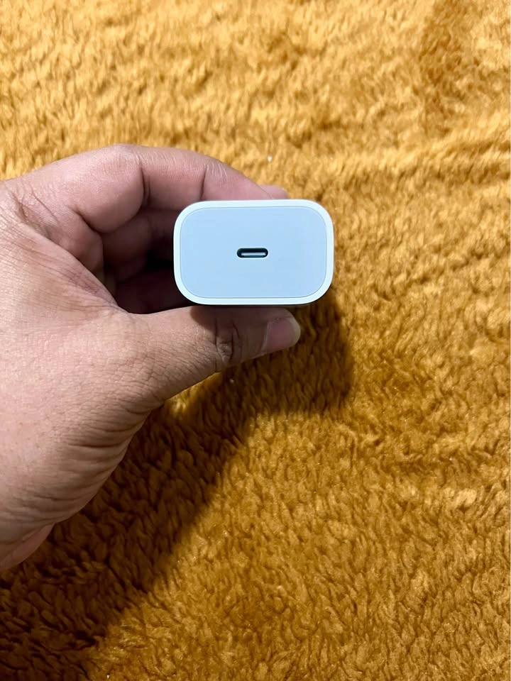 Brand New Apple 20W USB-C Power Adapter – Unused - photo 2