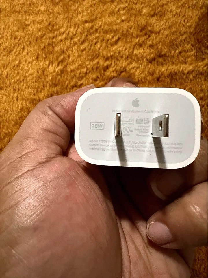 Brand New Apple 20W USB-C Power Adapter – Unused - photo 4