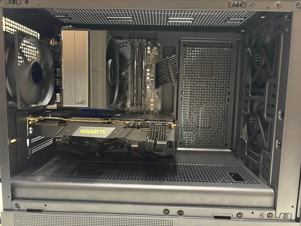 Blacked Out Gaming PC | RTX 2070 | Ryzen 5 3600 | 16GB RAM | 1TB - photo 2