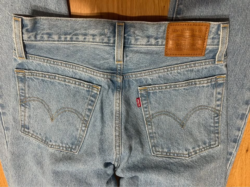 Levi's Premium Wedgie Straight Jeans Size 26 - photo 3