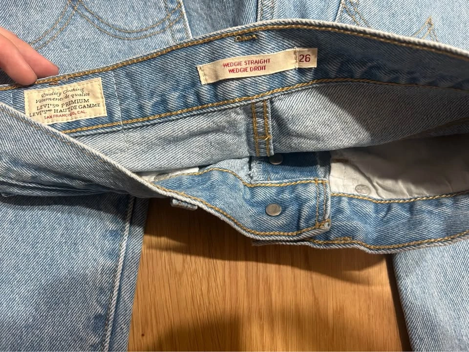 Levi's Premium Wedgie Straight Jeans Size 26 - photo 4