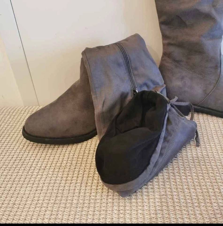 Brand New Women's Winter Knee-High Boots – Size 7.5 - photo 2