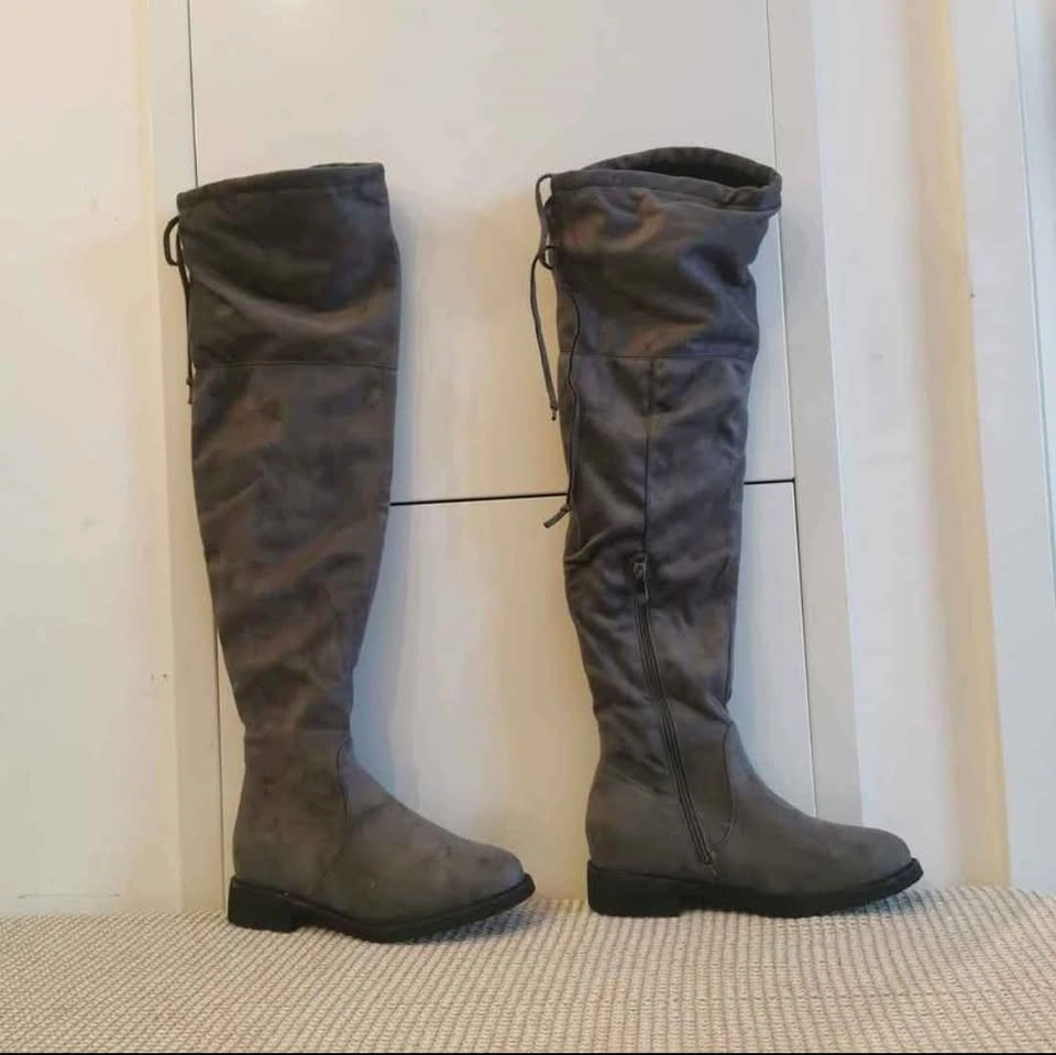 Brand New Women's Winter Knee-High Boots – Size 7.5 - photo 3