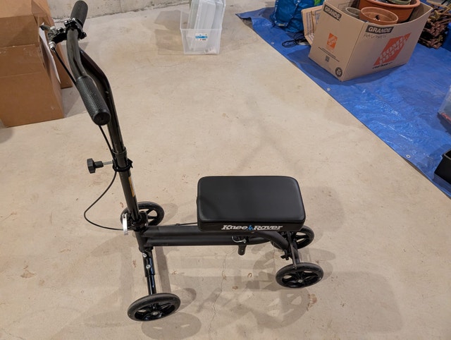 KneeRover Steerable Knee Scooter Walker - photo 3