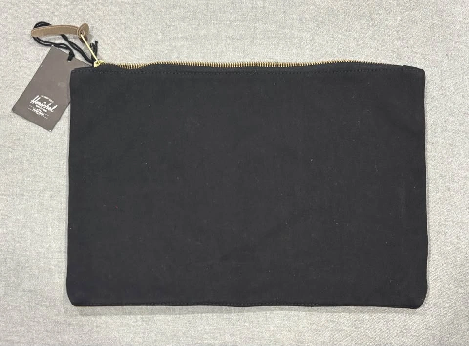 BNWT Herschel Network Pouch - XL - photo 2