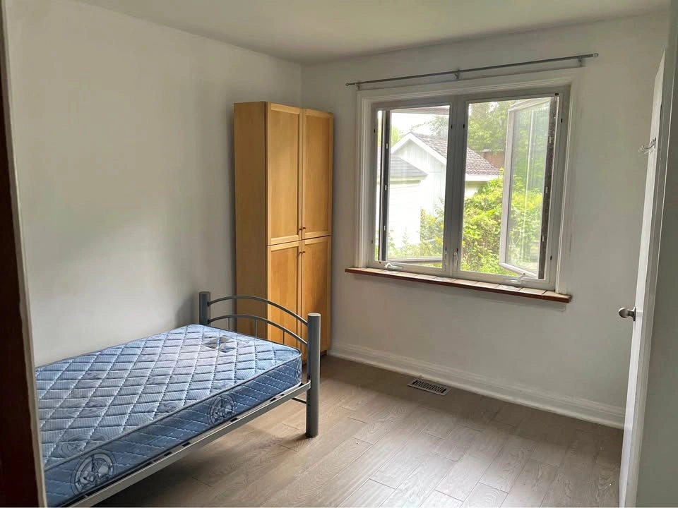 Private room for rent