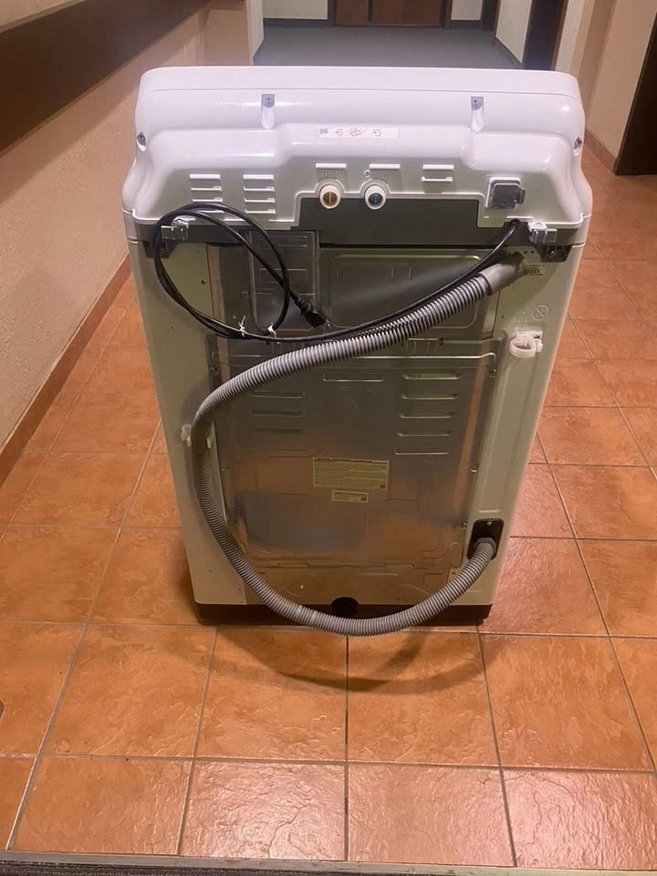 Samsung 5.0 cu ft Top Load Washer - Like New - photo 5
