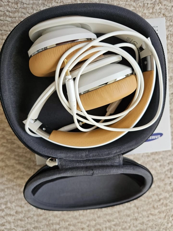 Samsung Level On Headphones Over Ear - photo 2