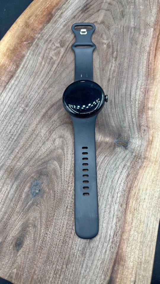 Google Pixel Watch 2 (Matte Black Aluminum) w/ Brand New Charger