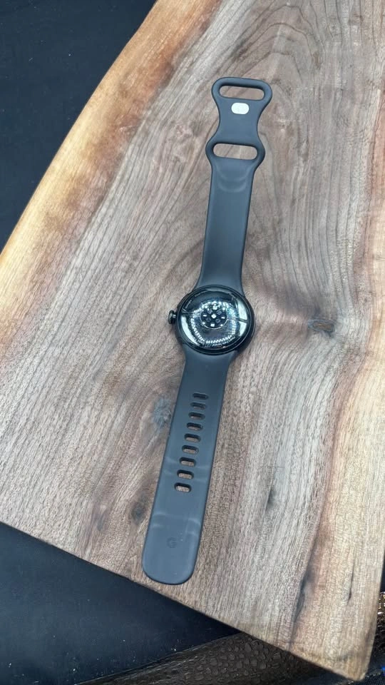 Google Pixel Watch 2 (Matte Black Aluminum) w/ Brand New Charger - photo 3