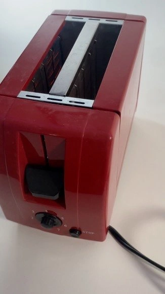 Red 2-Slice Toaster - photo 3