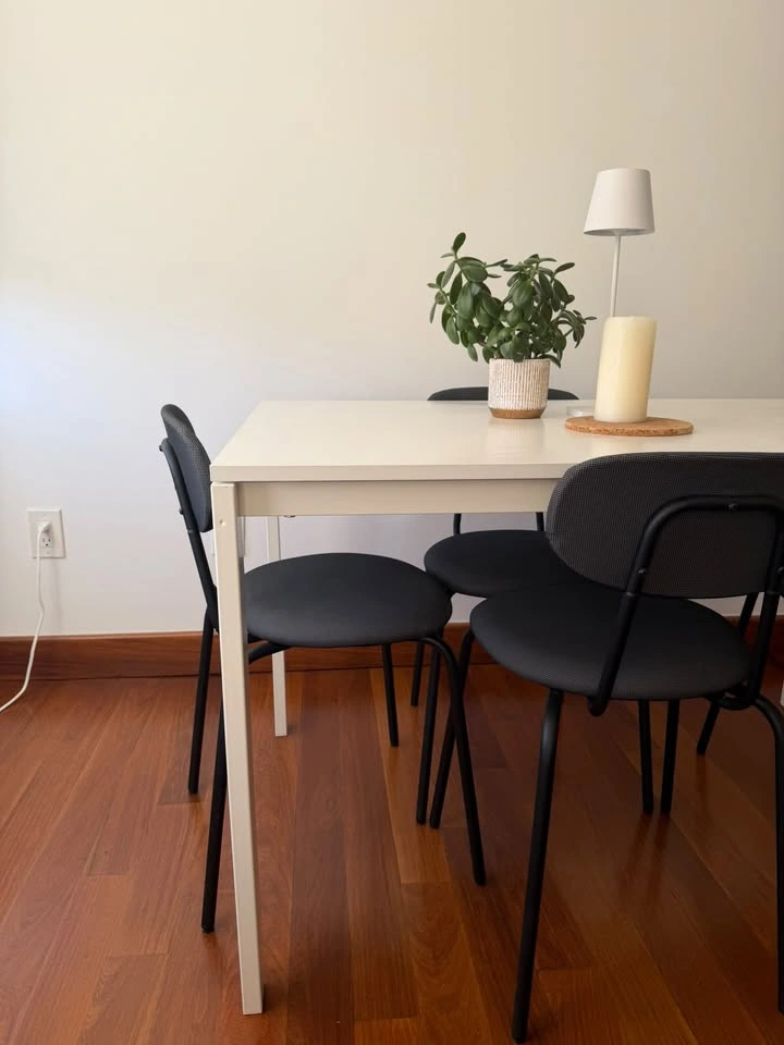 DINING TABLE + 4 CHAIRS FOR SALE - NYC - photo 2